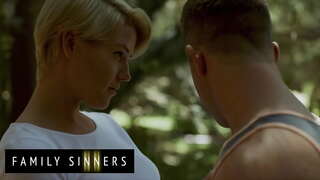 Teulu Pechaduriaid - Kit Mercer - Pwy Sydd Mewn Gwirionedd Yn Gyfrifol