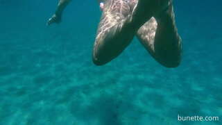 Milomano amin&#039;ny ny vody plug ao amin&#039;ny ranomasimbe