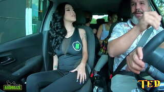 ʷ�녀는 상파울로에서 벗 자동차고 싶은 그녀의 첫 번째 포르노 영화