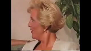 Zreo 50 godina gangbang ona je šef vruće pali žene