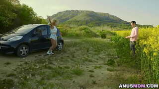 Serizy nanome Sam misavoritaka blowjob, ary ny labozia tao amin&#039;ny butt ho azy mba tsofy