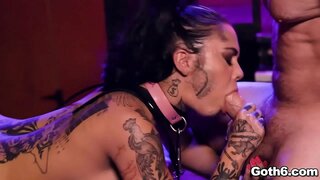 Тачаангуй goth slut Genevieve Sinn авдаг нь шулуун гэдсээр Тачаангуй goth slut Genevieve Sinn авдаг нь шулуун гэдсээр