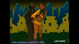 Tanner Mayes i sexy cluiche físeán mímhorálta kombat