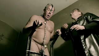 Спадарыня Эйпріл - Быў выкарыстаны чорны камбінезон латексной рабыні